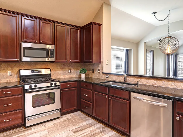 2804 Cascade Cove Dr — Photo 9