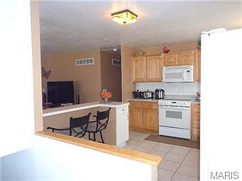 4th image of 1592 Langholm Dr