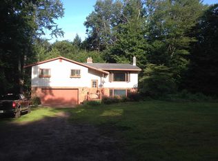 200 Foster Creek Dr, Marquette, MI 49855