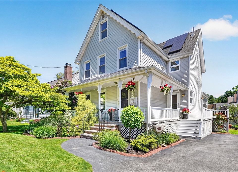 1st image of 79 Baxter St
