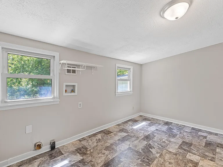 5128 Sunset Lake Rd — Photo 10