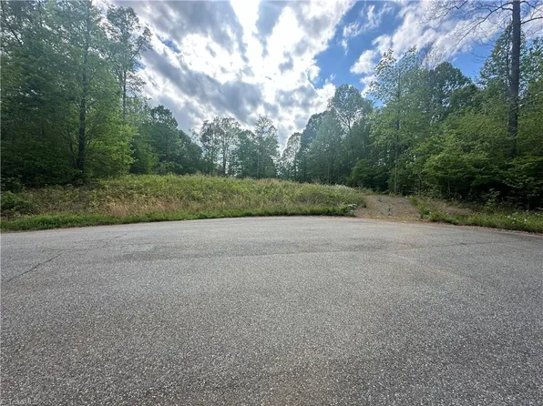 133 Levin Ct, Mocksville, NC 27028