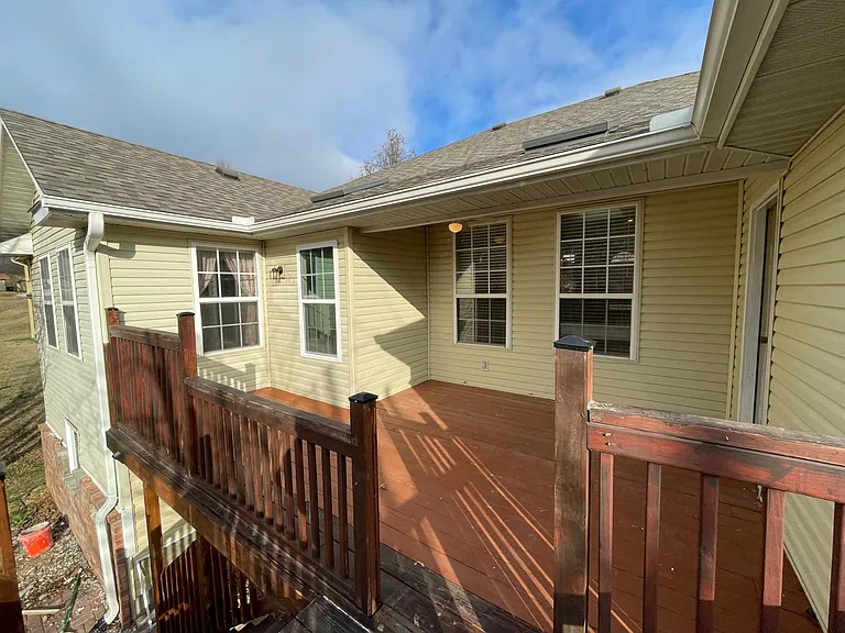 3666 Tara St — Photo 28