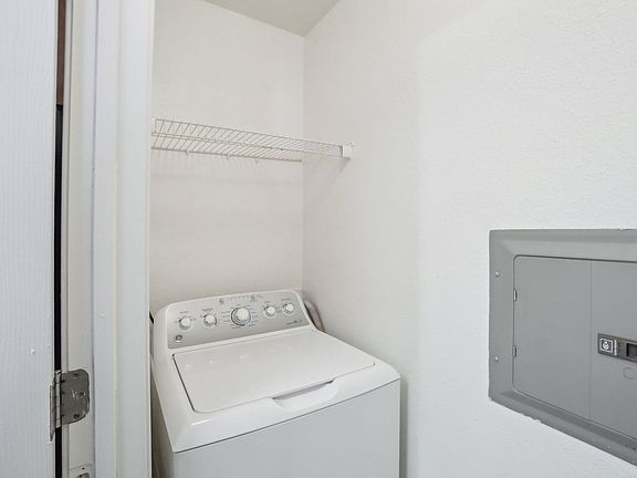 4th image of 2845 Sagebrush Cir #103