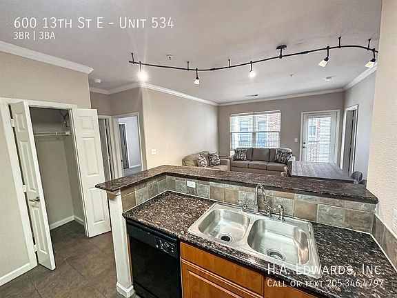 3rd image of 600 13th St Unit 534