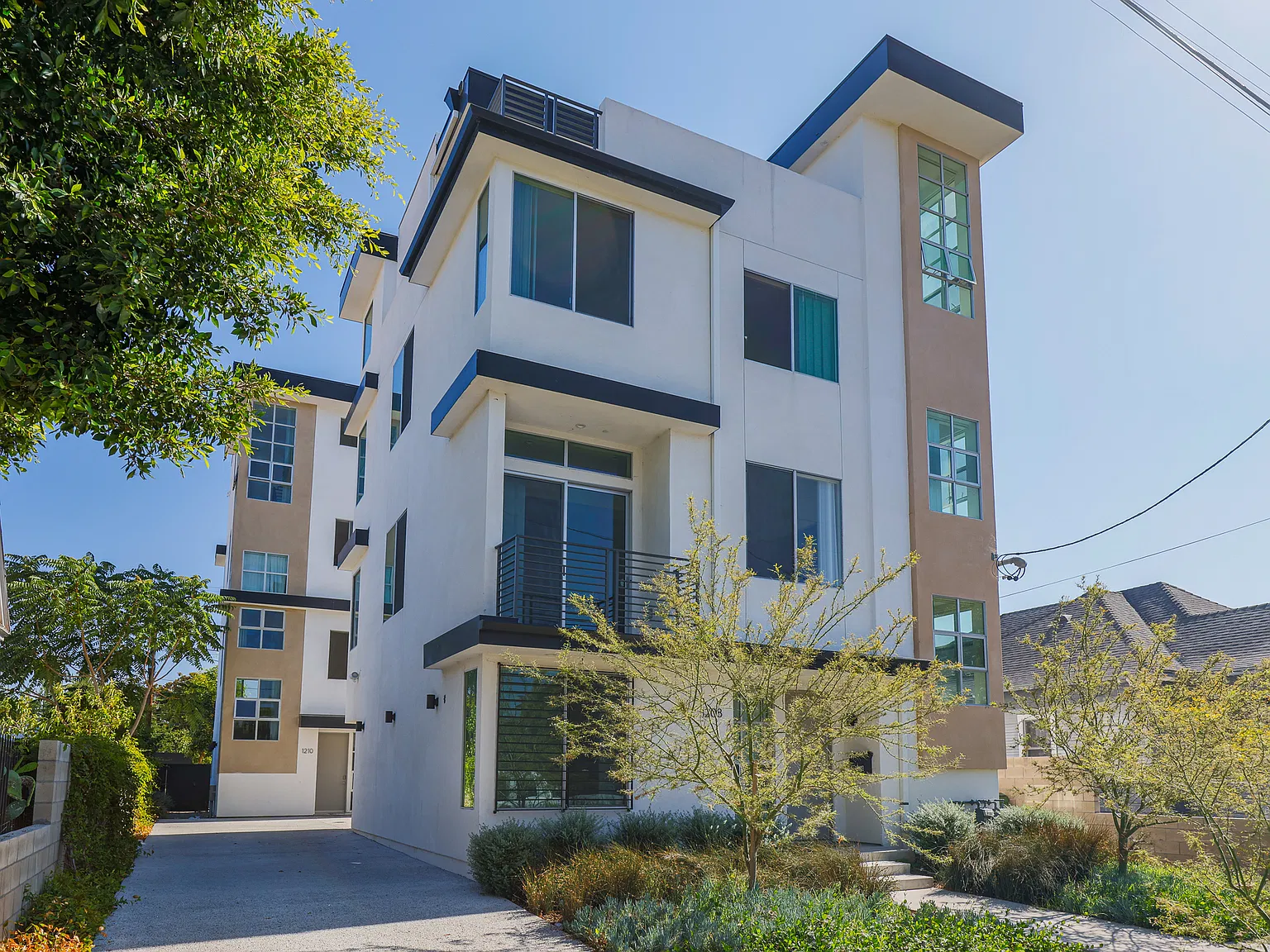 Gemini Townhomes — Photo 2