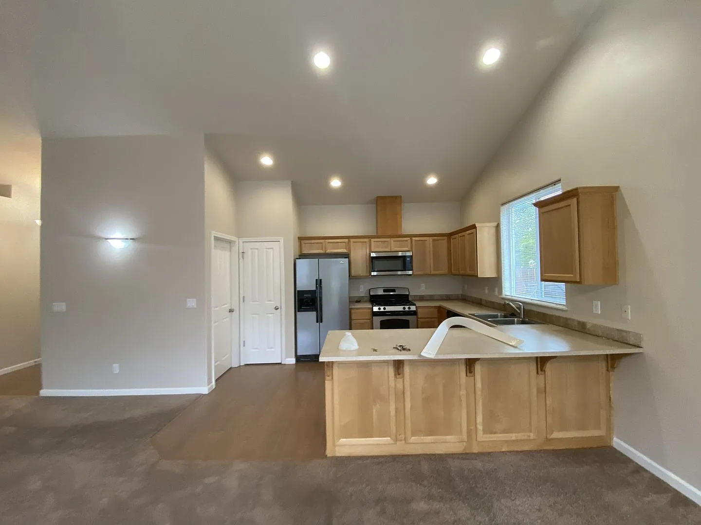 Charming Newer Build in The Reserve Junction City Gem! — Photo 3