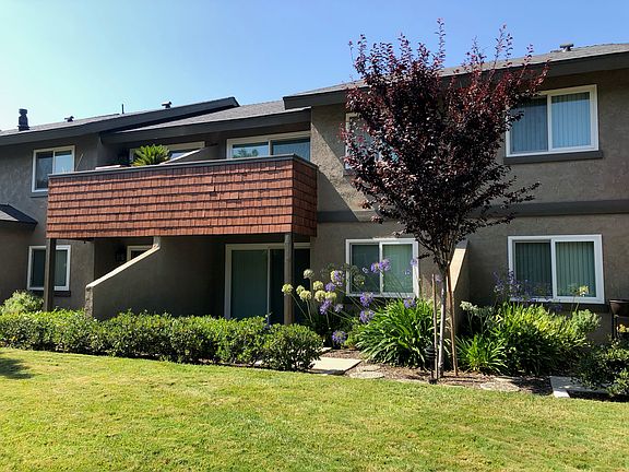 5th image of 131 N Barranca Ave #131