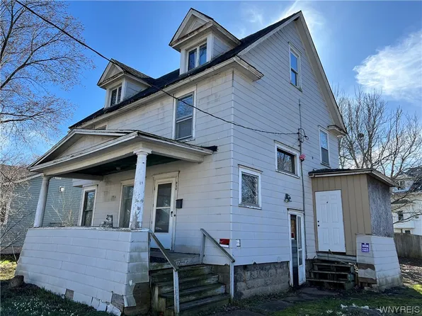 910 S Main St, Medina, NY 14103