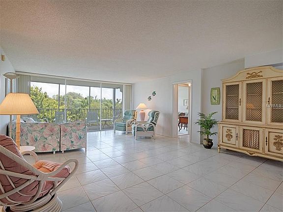 4th image of 50 Harbor View Ln APT 36