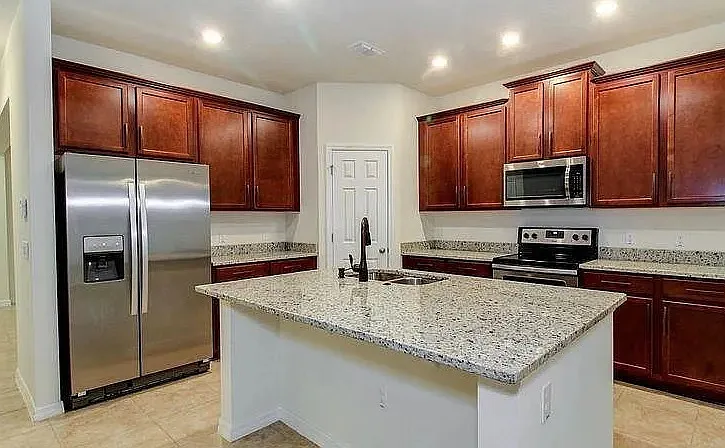 4 bed, 3.5 bath, 3088 sqft, $3,200 — Photo 2