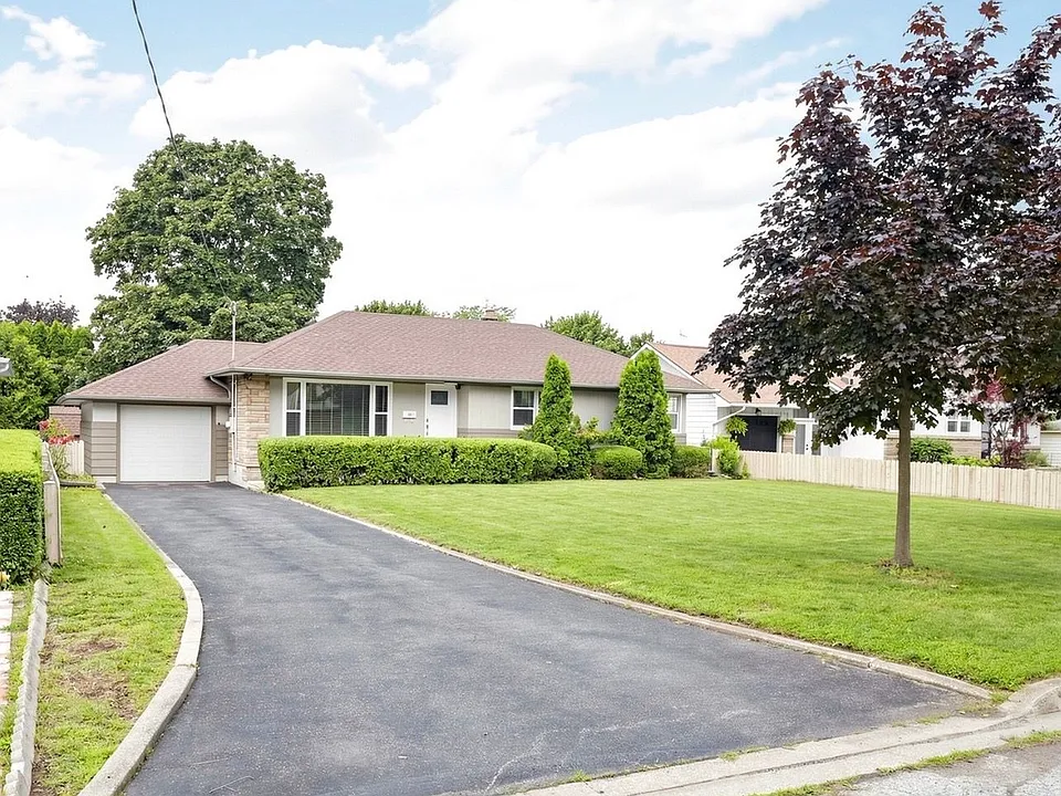 27 Patricia Dr
