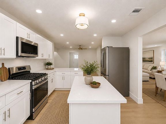 3rd image of 5455 N Crooked Creek Dr