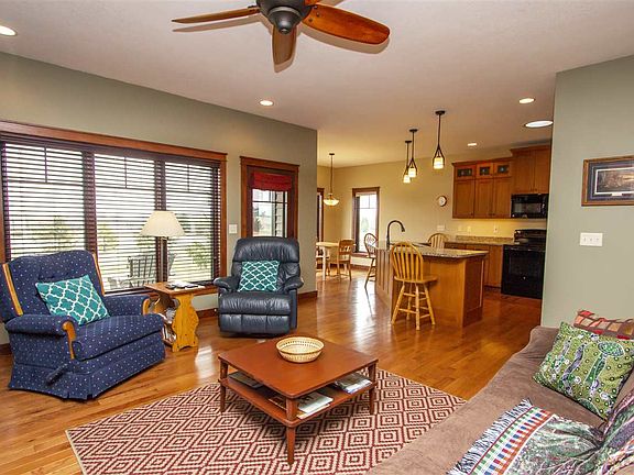 2nd image of 1823 Greenhill Dr