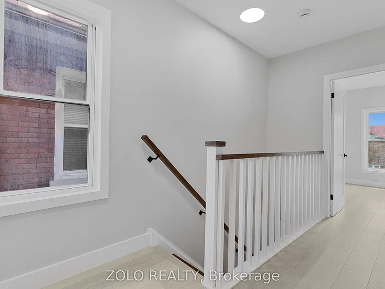 498 Charlotte St — Photo 20