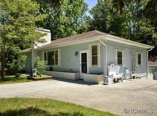280 Crabapple Hill Ln, Hendersonville, NC 28792