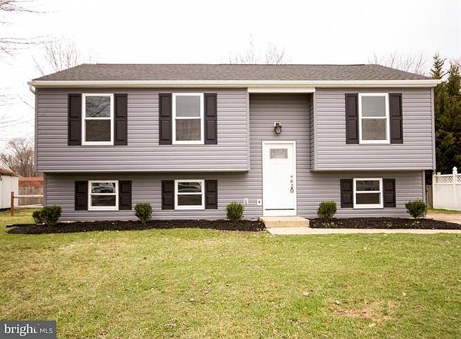 1st image of 936 Oxford Ave