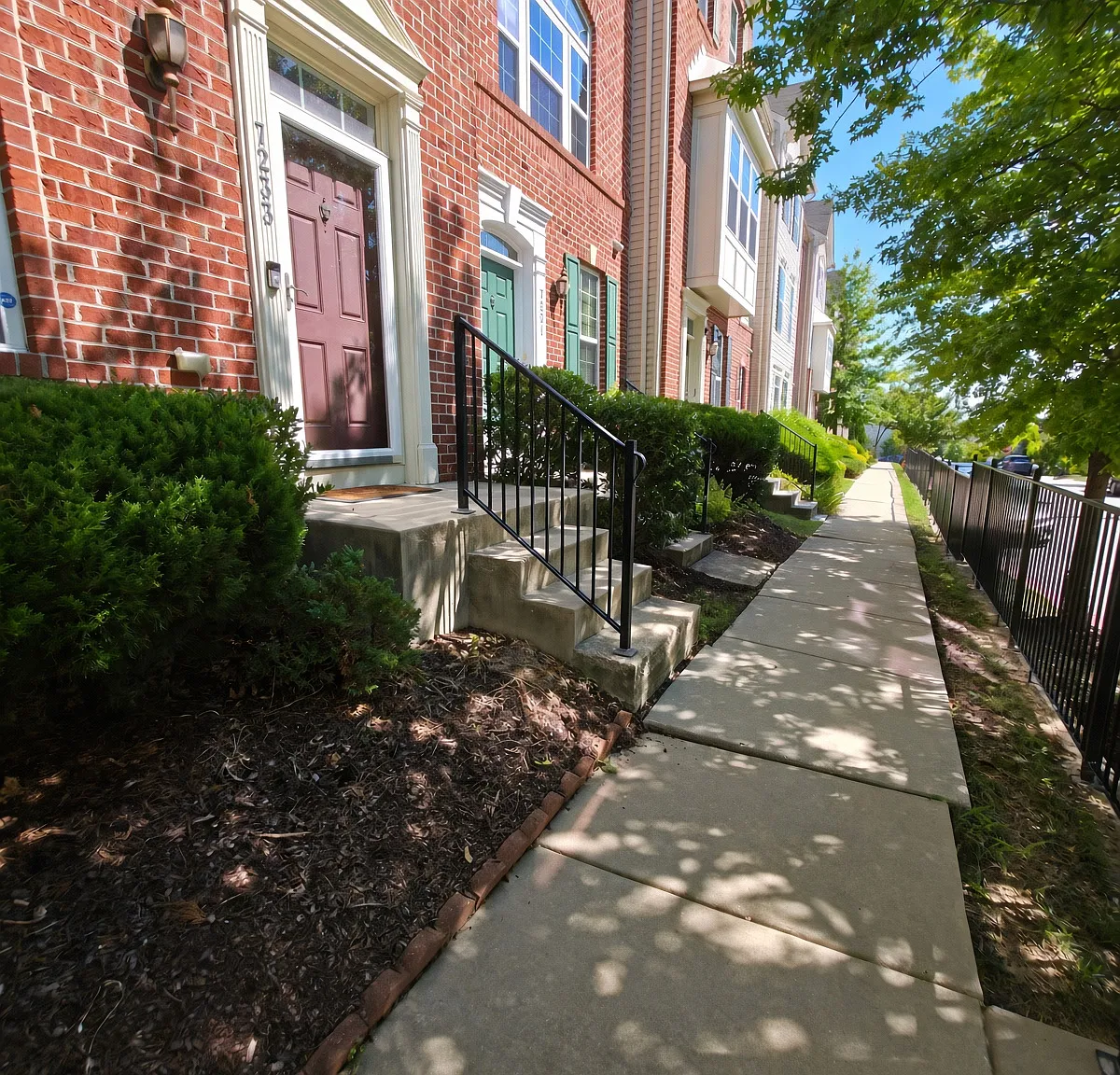 3 bed, 1424 sqft, $3,050 — Photo 2