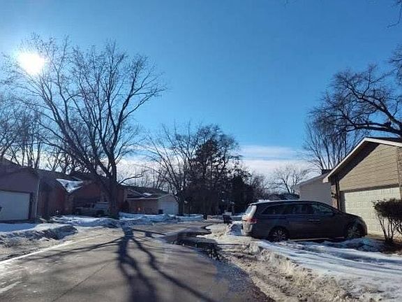5th image of 943 123rd Ln NW