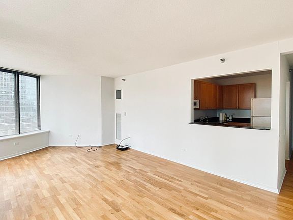4th image of 400 N Lasalle St #2804