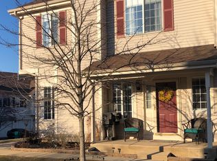 527 Fox Ridge Dr, Fox Lake, IL 60020