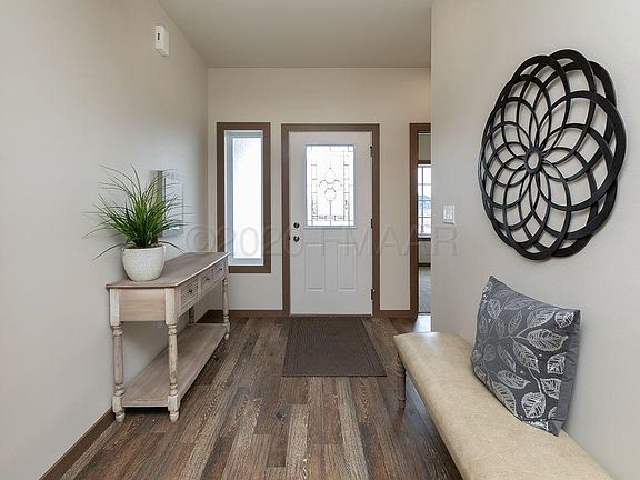 3rd image of 526 38th Ave E