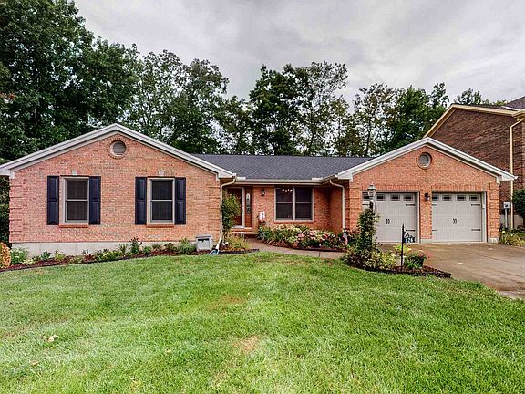 2nd image of 826 Elizabeth Dr