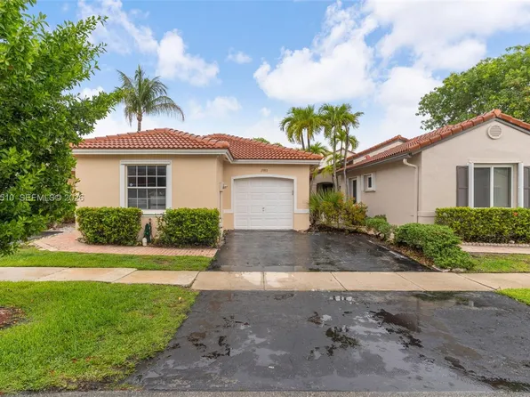 17953 SW 11th St, Pembroke Pines, FL 33029