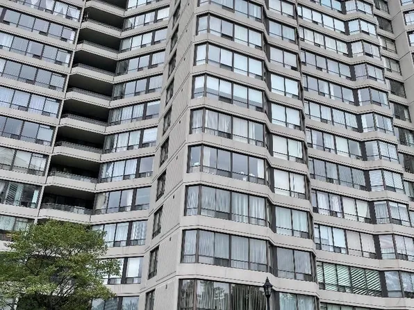 1101 Steeles Ave W Unit 209, Toronto, ON M2R 3W5