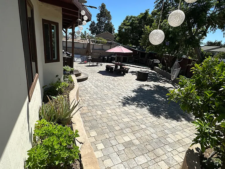 856 Riverside St — Photo 3