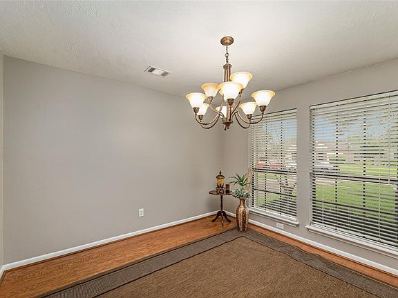 5th image of 507 Muirwood Ln