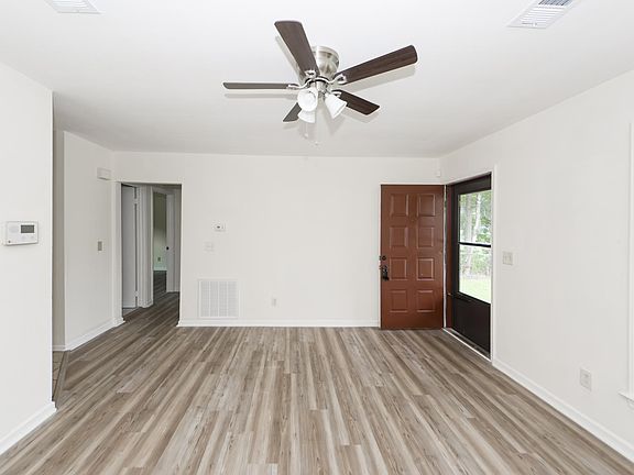 4th image of 102 Roberta Dr #A
