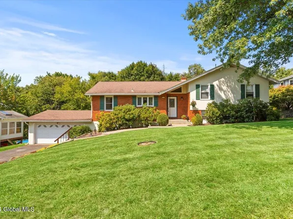 9 Horizon View West Drive, East Greenbush, NY 12061