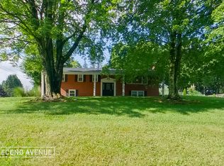 150 La Ray Dr, Butler, PA 16001