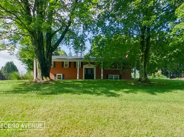 150 La Ray Dr, Butler, PA 16001