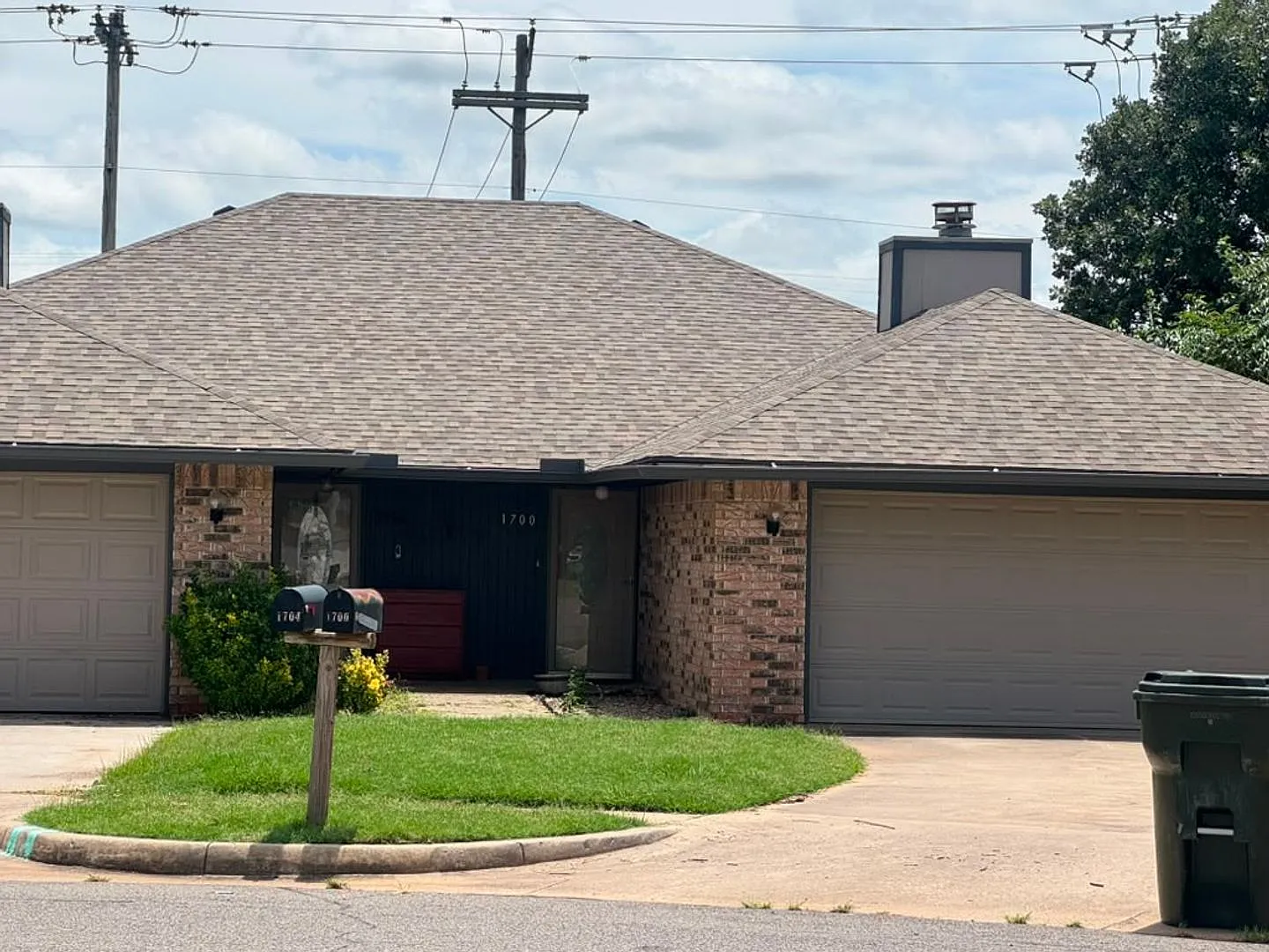 Southcrest Dr Duplex — Photo 1