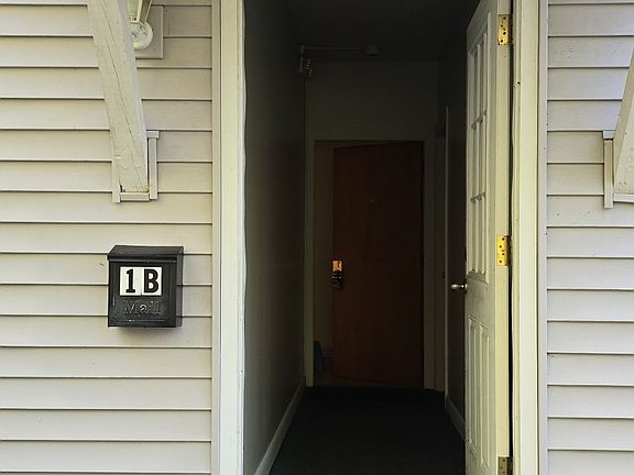 2nd image of 188 South St APT 1B