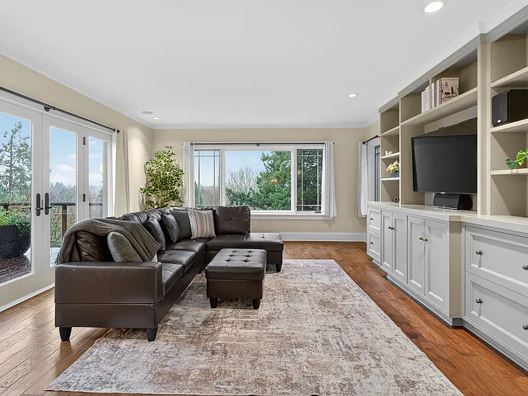 2028 NE Alameda Dr — Photo 33
