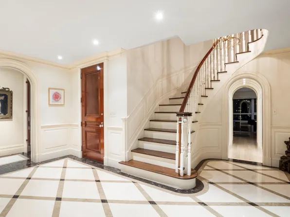 415 East 54th Street image 9 of 20