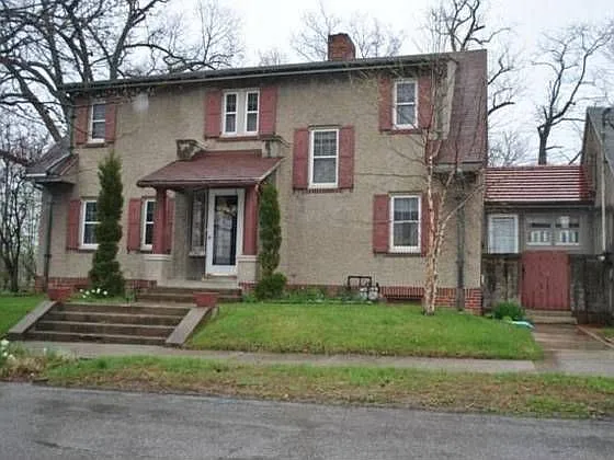 301 Washington Ave photo 1