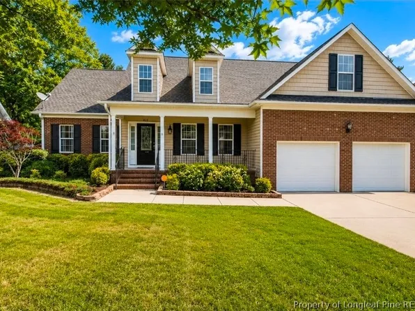 415 Regimental Dr, Cameron, NC 28326
