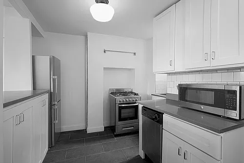 7 Morton St #5B Photo 1