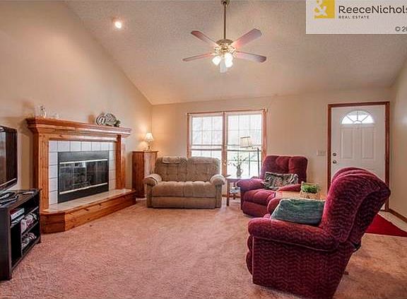 2nd image of 1150 Meadowlark Ln