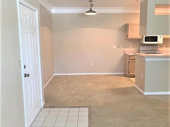 5th image of 11511 Villa Grand APT 520