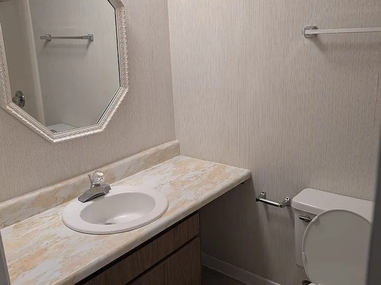 10410 Lovell Center Dr — Photo 7
