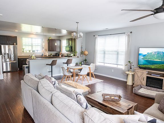 4th image of 1789 Perla Dr
