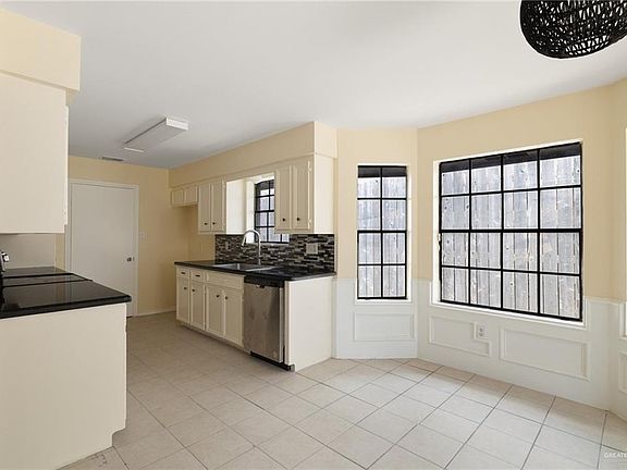 5th image of 3104 Goldcrest Ave