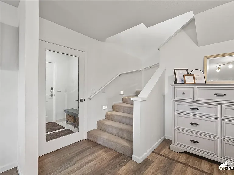 324 E Manor Ave — Photo 26