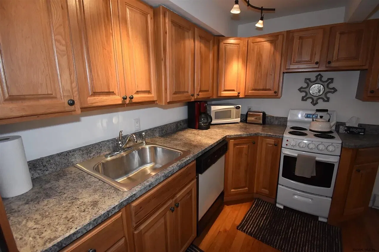125 Union Avenue - 1 — Photo 3