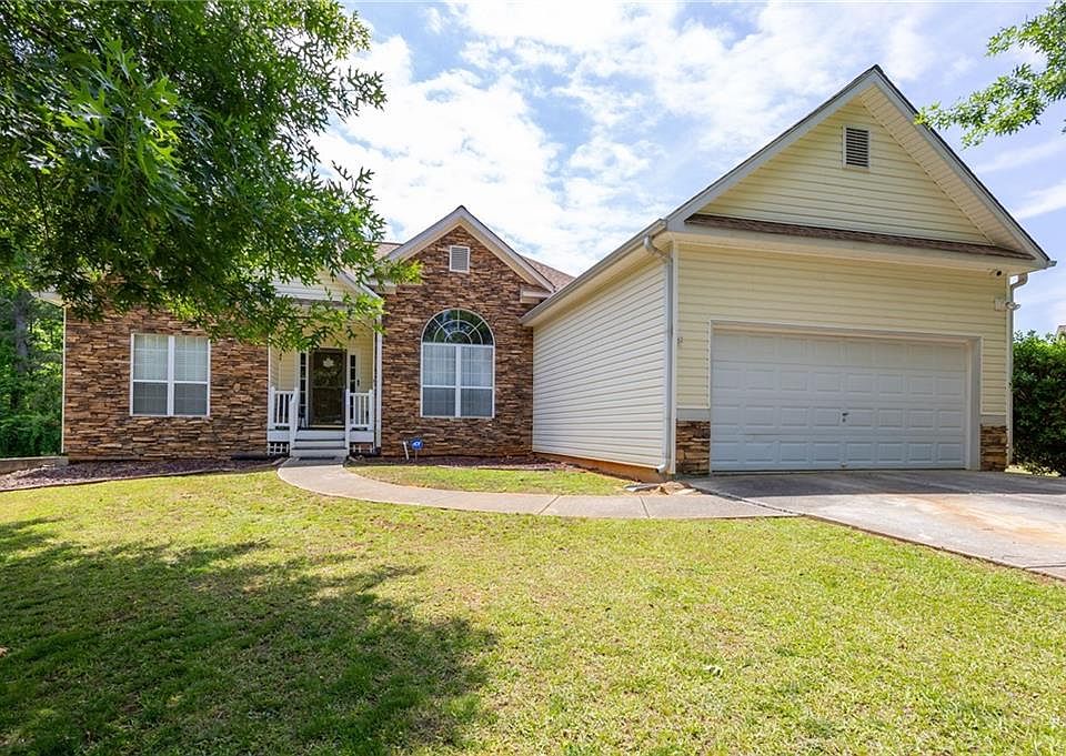 1st image of 310 Hillcrest Dr